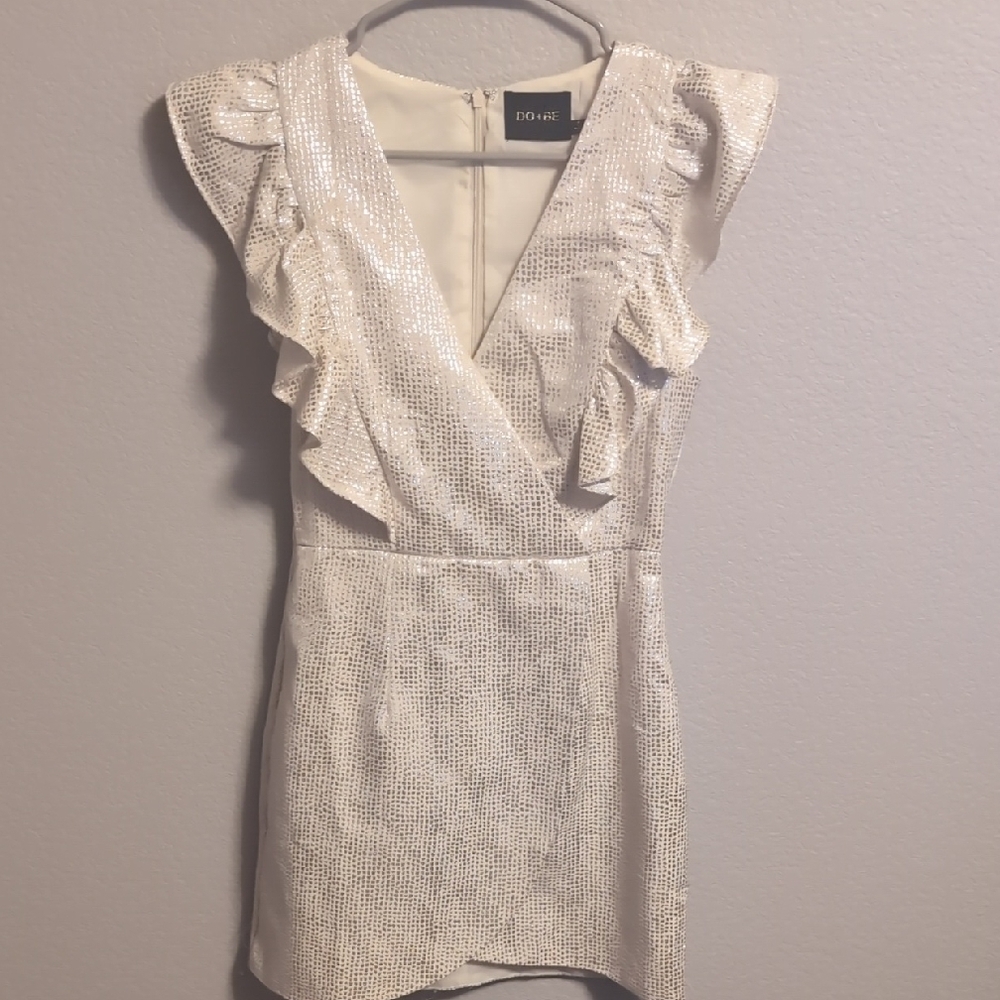 DO&BE Elegant Ruffle Metallic Silver Cocktail Live It up Mini Party Dress XS
